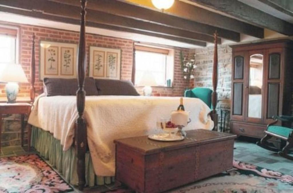 Smithfield Farm B&B Уинчестер Экстерьер фото