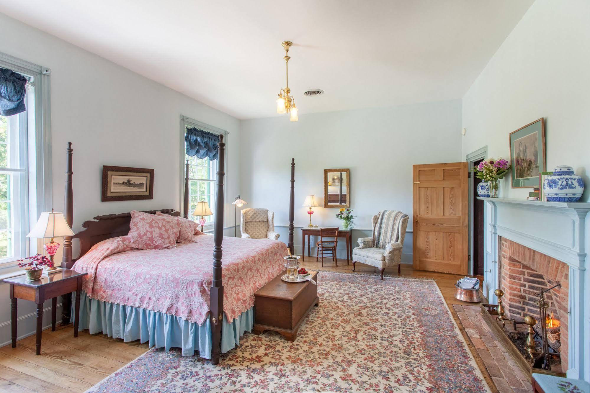 Smithfield Farm B&B Уинчестер Экстерьер фото